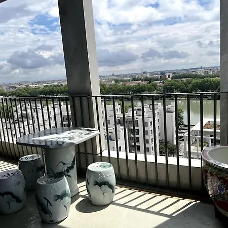 Neuf Apartment